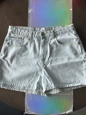The Ragged Priest Ragged Jeans Light Wash Womens Mom Jean Denim Shorts